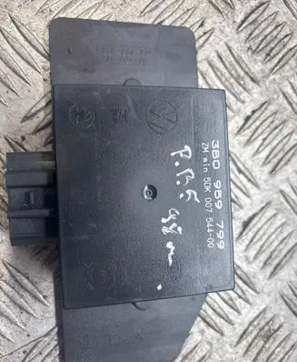 Volkswagen PASSAT B5 Comfort/convenience module 3B0959799
