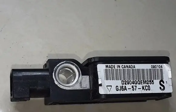 Mazda 6 Airbag deployment crash/impact sensor GJ6A57KC0 090104