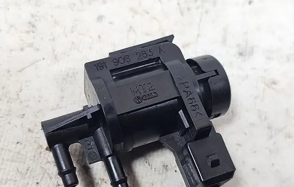 Audi A3 S3 8L Turbo solenoid valve 191906283A