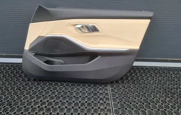 BMW 3 G20 G21 Front door card panel trim