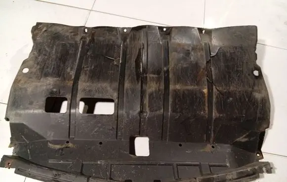 Nissan Primera Engine splash shield/under tray