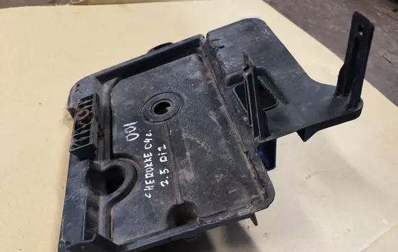 Battery tray