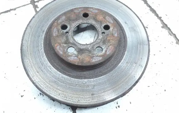 Toyota Avensis T250 Front brake disc