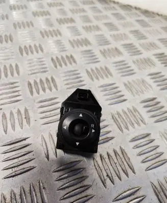 KIA Ceed Wing mirror switch 457480