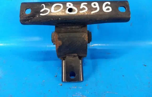 Suzuki SX4 Engine mount bracket 1161080J00