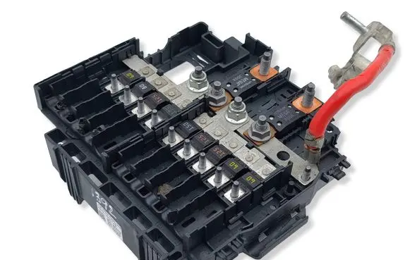 Land Rover Evoque II Battery relay fuse K8D214N073AB 0082292 35063557