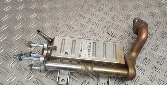 Toyota Avensis T270 EGR valve cooler 256010R020
