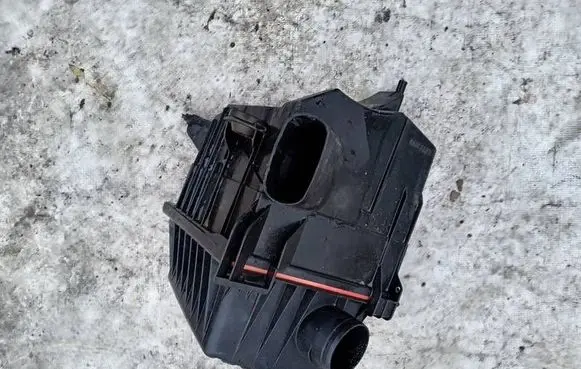 Air filter box
