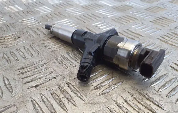 Subaru Impreza III Fuel injector 16613AA020 10K05008 SS07890