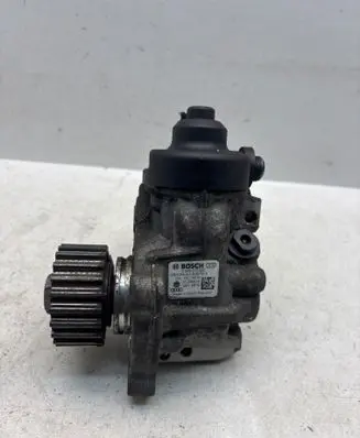 Volkswagen Caddy Fuel injection high pressure pump 0445010537 04L130755D 10230616