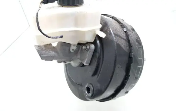 BMW 1 E81 E87 Brake booster 6775929