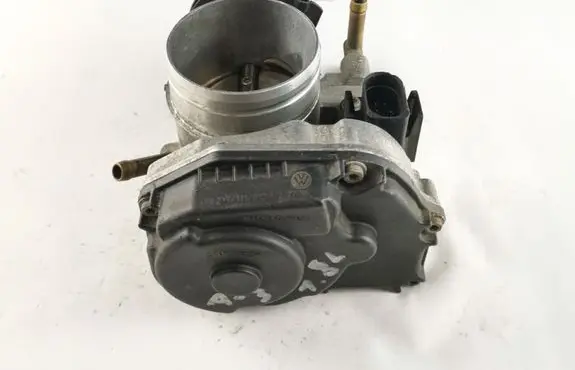 Audi A3 S3 8L Throttle valve 06A133064J