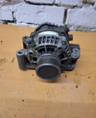 Toyota Verso Generator/alternator 270600R071 MS1042113410