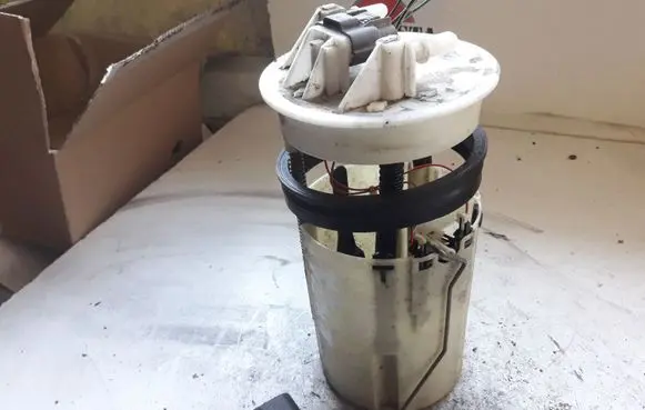 Nissan Almera N16 In-tank fuel pump 0580300005