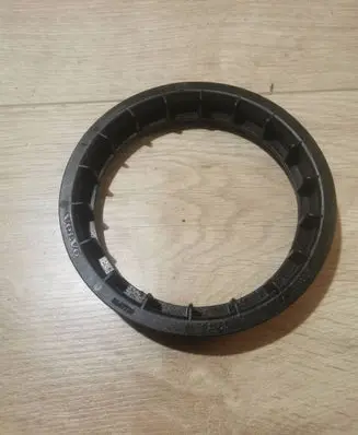Volvo XC90 In tank fuel pump screw locking ring/nut 8649739