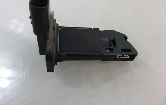 Ford Kuga I Mass air flow meter 7M5112B579BB