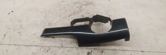 Dashboard glove box trim