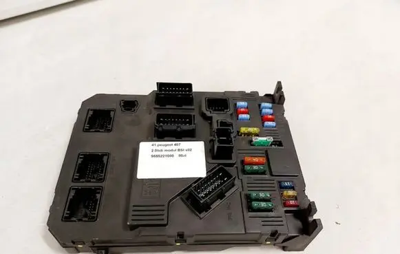 Peugeot 407 Fuse box set 9655221080