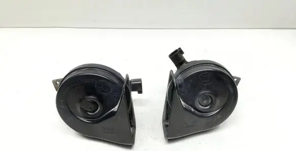 Volvo V70 Horn signal 08635072 08635071