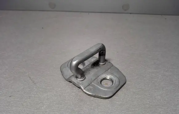 Fiat Freemont Front door lock loop/hook striker 