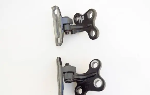 Volvo S60 Front door upper hinge 31402405 31218515