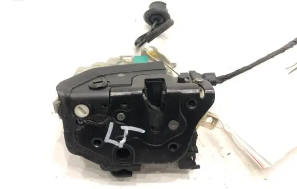 Audi A4 S4 B8 8K Rear door lock 8K0839015D