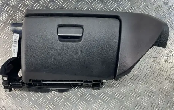 BMW 1 E81 E87 Glove box