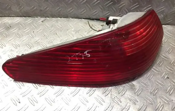Peugeot 607 Rear/tail lights 2534g