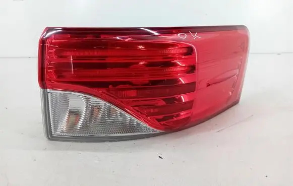 Toyota Avensis T270 Rear/tail lights