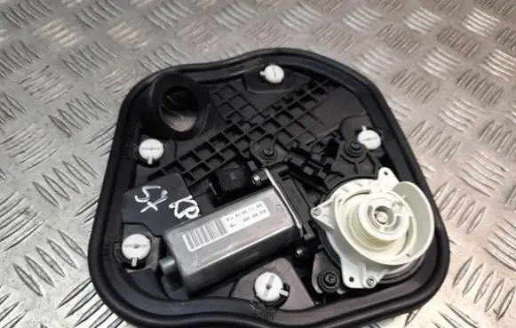 Audi A7 S7 4G Front door soft close latching motor 4G8837003