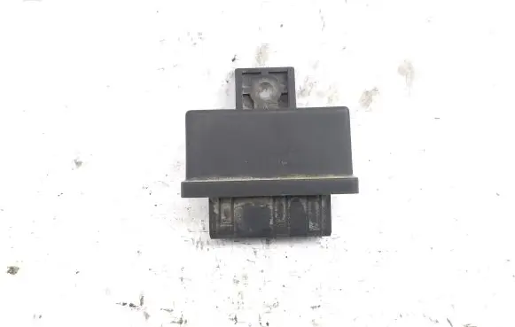 Peugeot 308 SW Fuel pump relay 240107