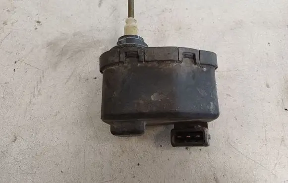 Audi 100 S4 C4 Headlight level adjustment motor 00437545