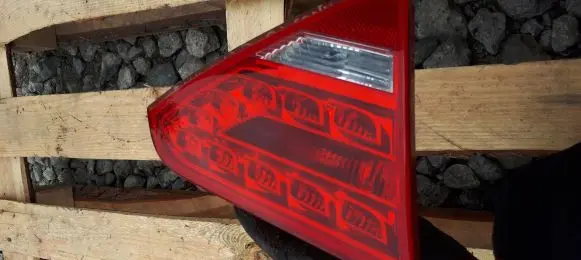 Audi A5 8T 8F Tailgate rear/tail lights 8T0945093A