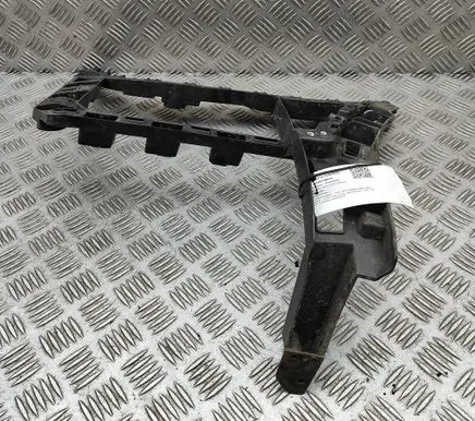 Volkswagen Jetta VI Rear bumper mounting bracket 5C6807394