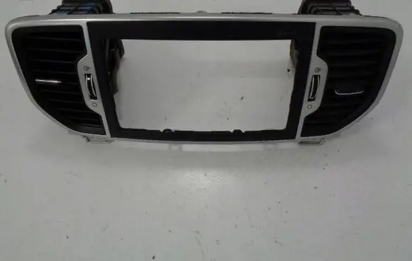 KIA Sportage Dashboard center trim panel 