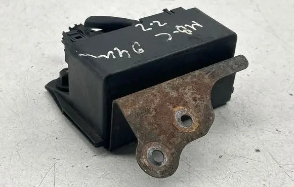 Mercedes-Benz C W203 Glow plug pre-heat relay