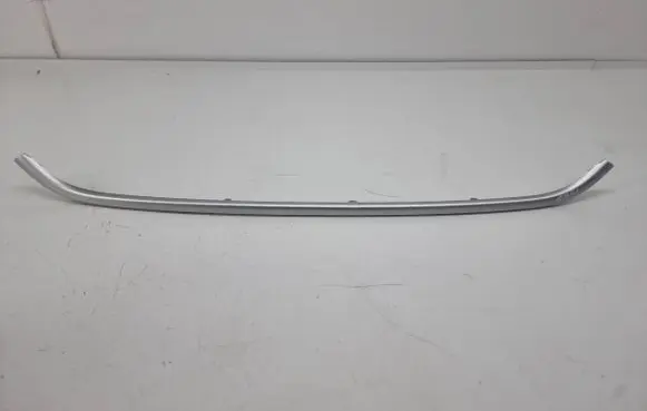 Front bumper splitter molding