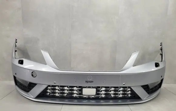 Seat Leon (5F) Front bumper 5F0807221R 5F0805903A