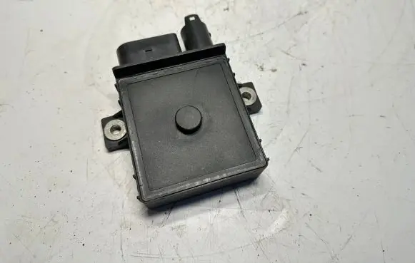 Glow plug pre-heat relay