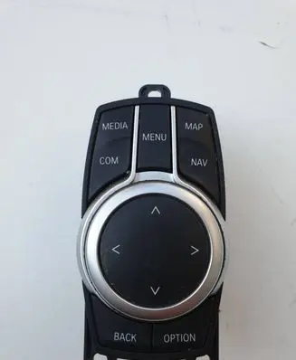 Head unit multimedia control
