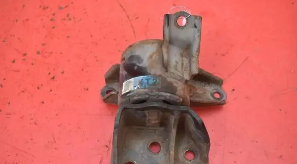 Hyundai ix35 Gearbox mounting bracket