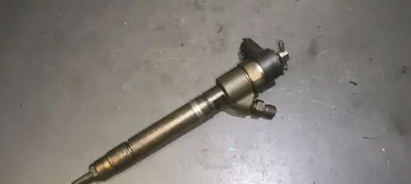 Volvo XC90 Fuel injector 30750283 0445110