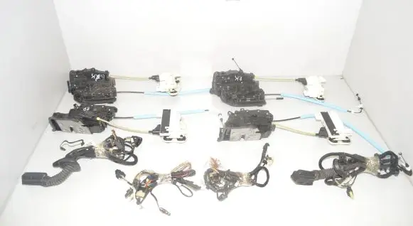 BMW X6 F16 Front door soft close latching motor 7419844 51207419844 51227388560