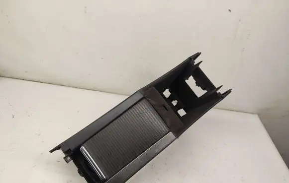 Volvo V60 Center console 39819457