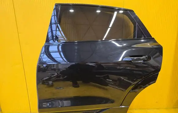 Audi e-tron Rear door 