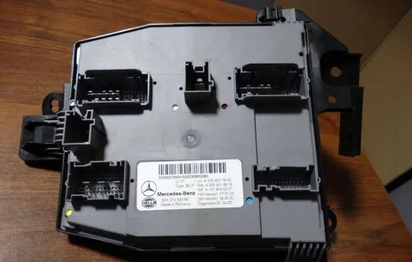 Mercedes-Benz C W205 Trunk lid opening control unit A2059007845