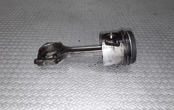 Fiat Doblo Piston with connecting rod