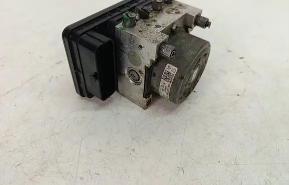 Peugeot 301 ABS Pump 9817031680
