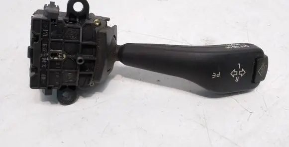 BMW 3 E46 Indicator stalk 8363668