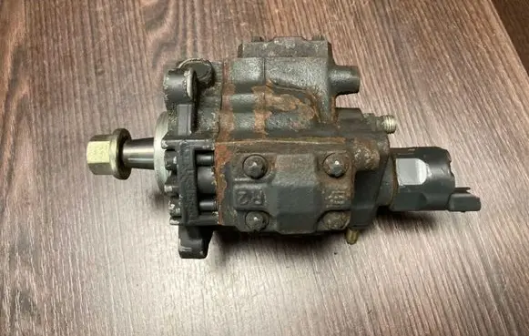 Peugeot Partner Fuel injection high pressure pump 5WS40018 9636818480
